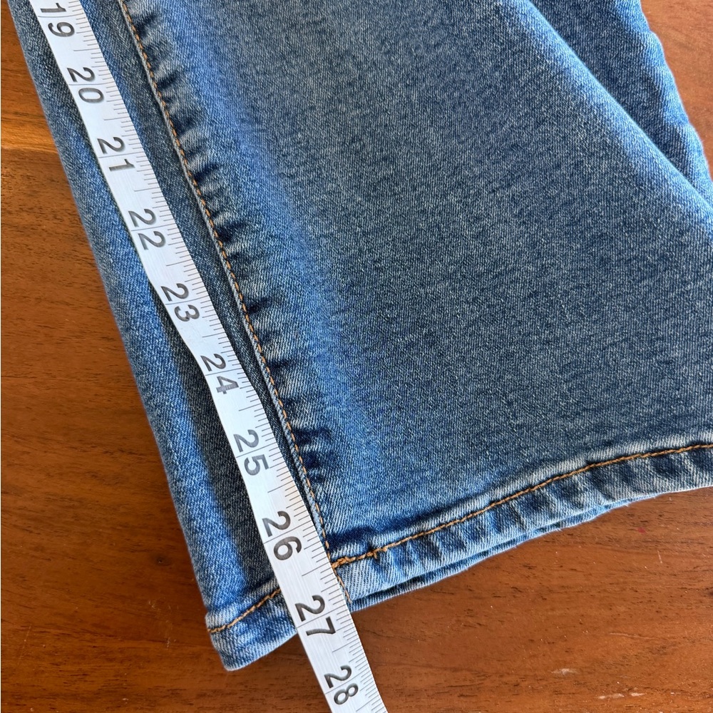 Good American Straight Leg Ankle Jeans - Picture 6 of 8
